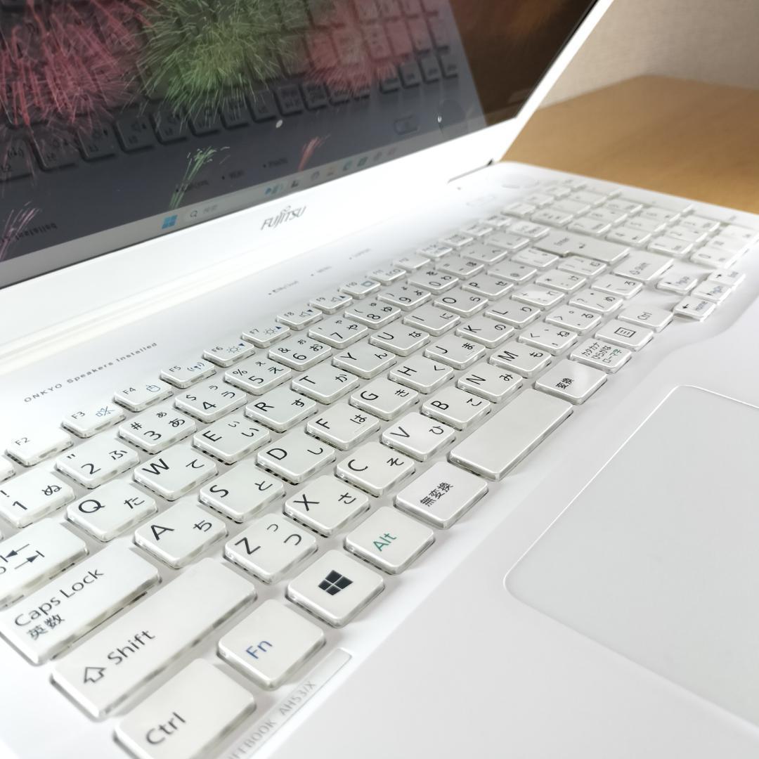 ノートパソコン i7 Windows11 SSD メモリ24GB 富士通 カメラ