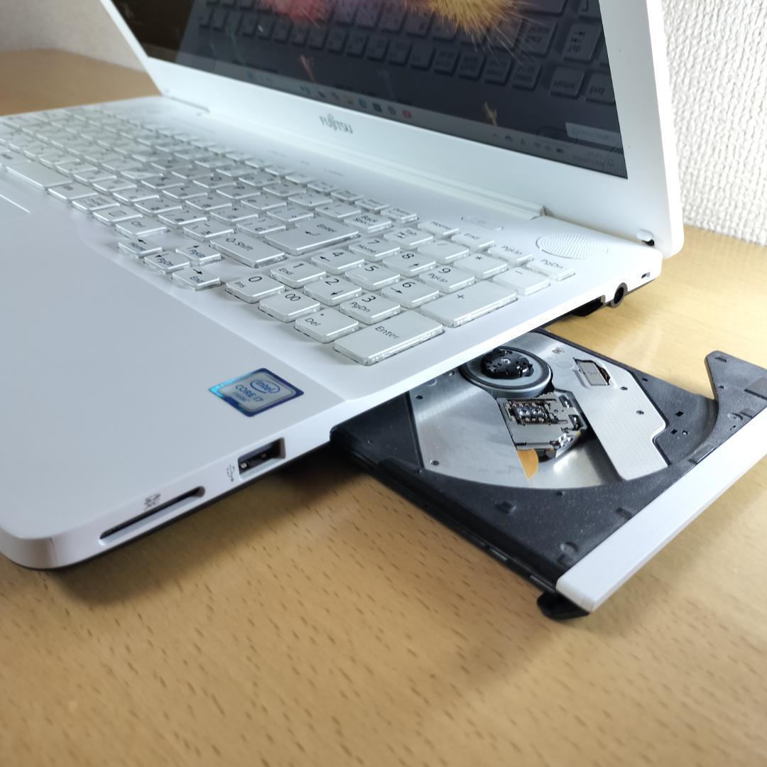 ノートパソコン i7 Windows11 SSD メモリ24GB 富士通 カメラ