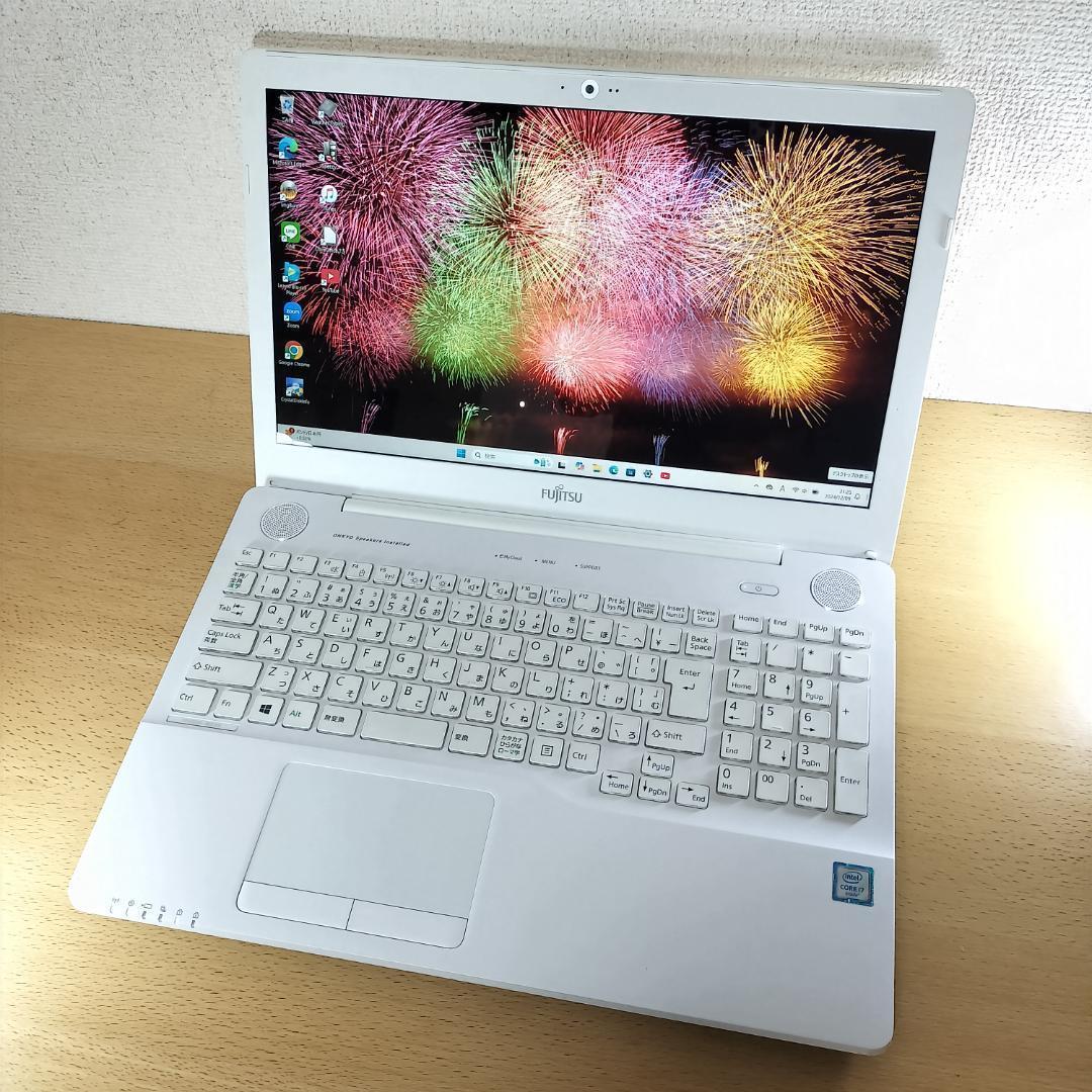 ノートパソコン i7 Windows11 SSD メモリ24GB 富士通 カメラ