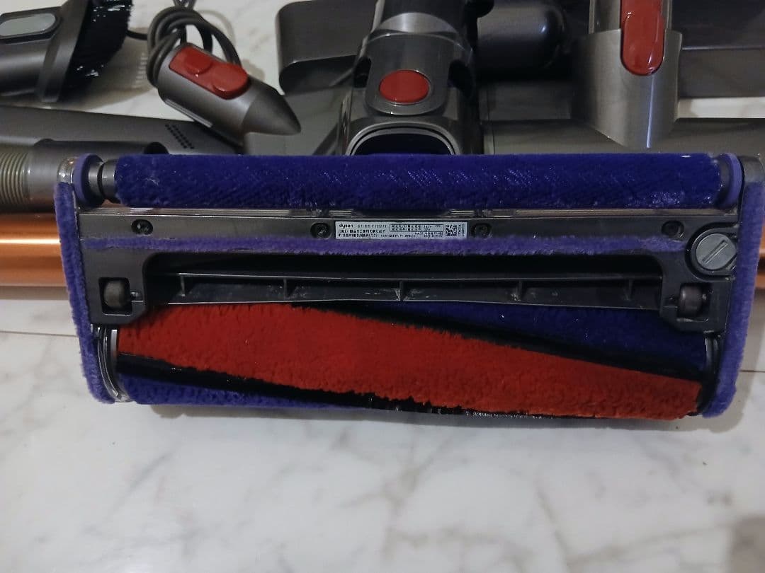 ち*こ様 Dyson V10（SV12）フルセット 壁掛けドック付 動作品