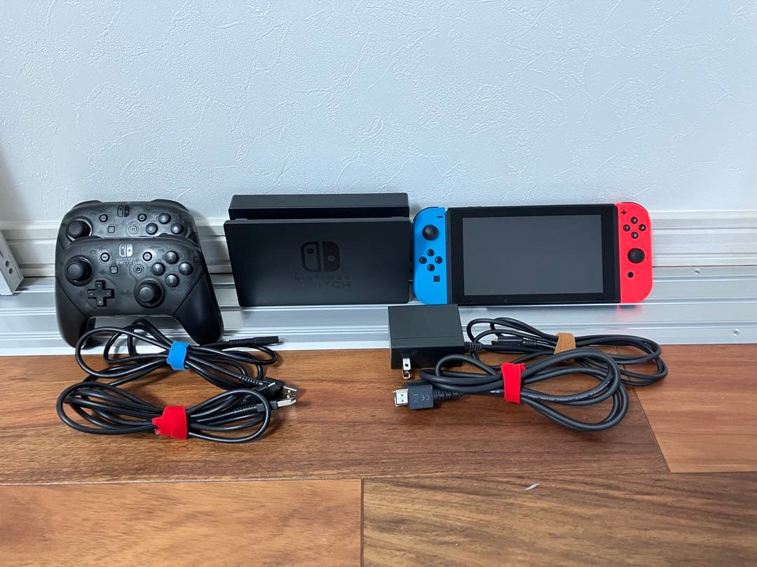 Nintendo Switch 本体・プロコン2台付き