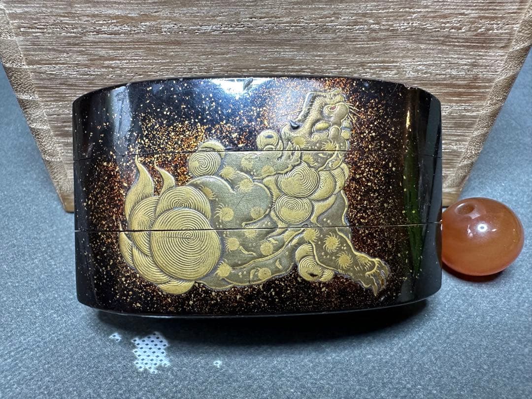 印籠　漆器　唐獅子牡丹　重箱 金色浮彫古美術品　骨董　アンティーク　彫刻 工芸品