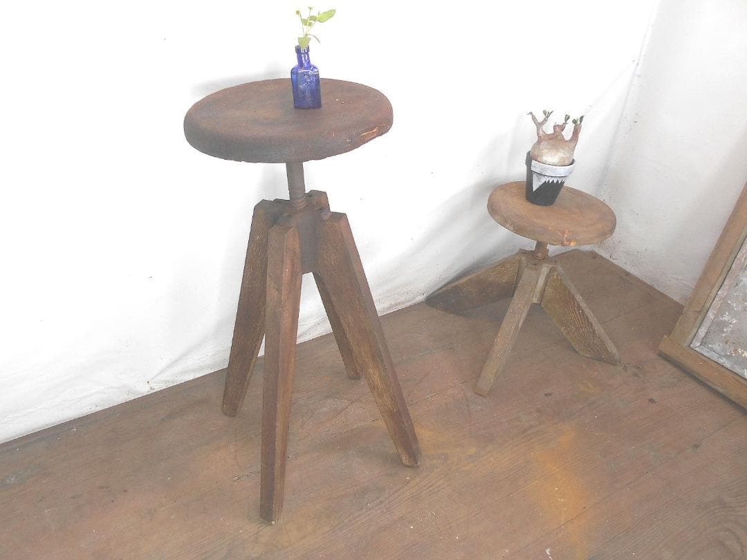 ■回転　丸椅子　木製イス　昭和レトロ/ビンテージ/学校/実験室