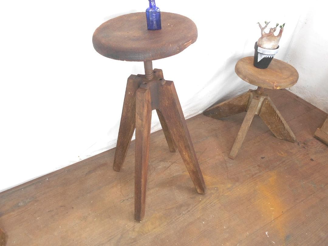 ■回転　丸椅子　木製イス　昭和レトロ/ビンテージ/学校/実験室