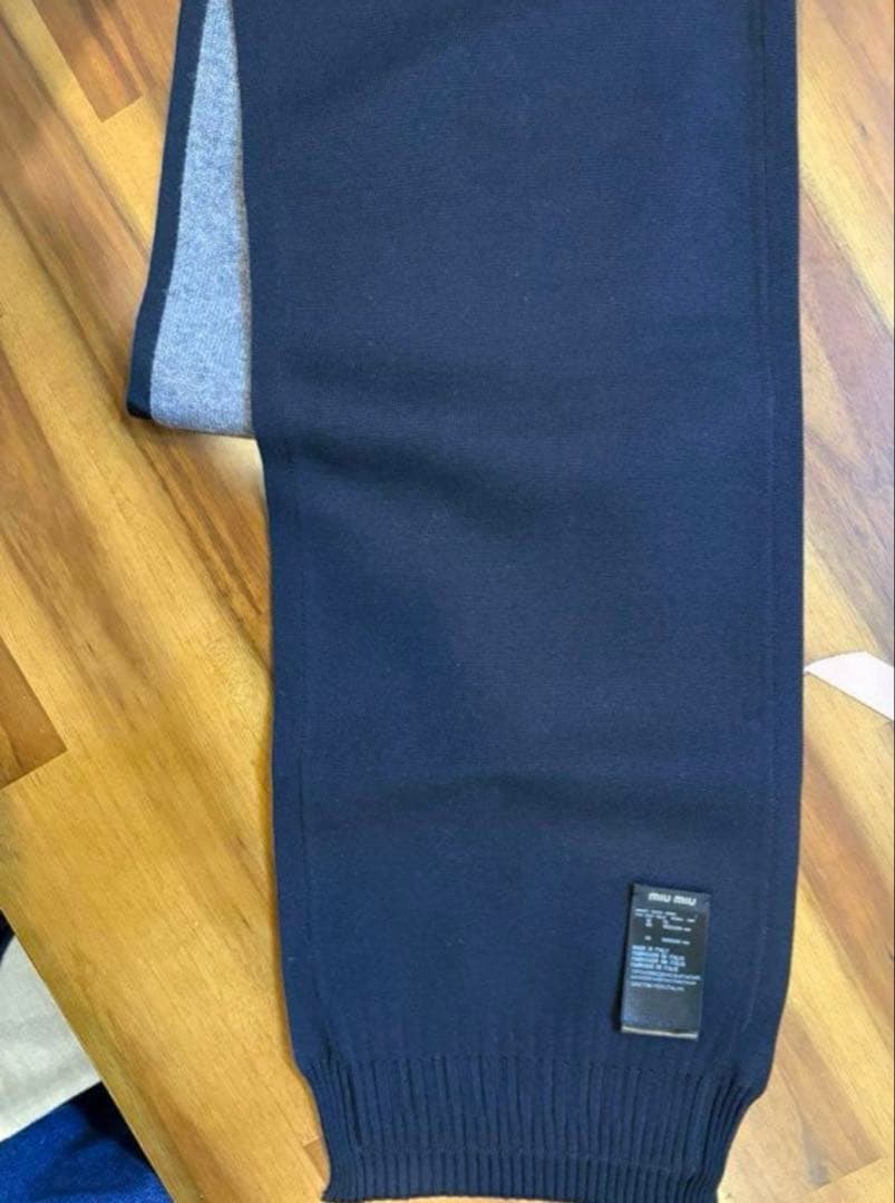 Miu Miu カシミアウールマフラー　グレーネイビー