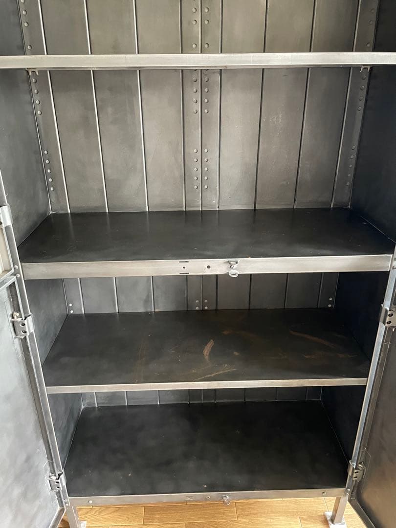 金属製キャビネット　Industrial Doctors Cabinet