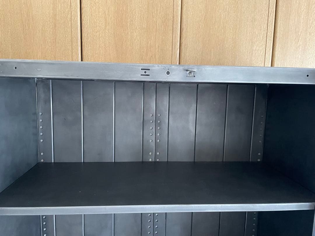 金属製キャビネット　Industrial Doctors Cabinet