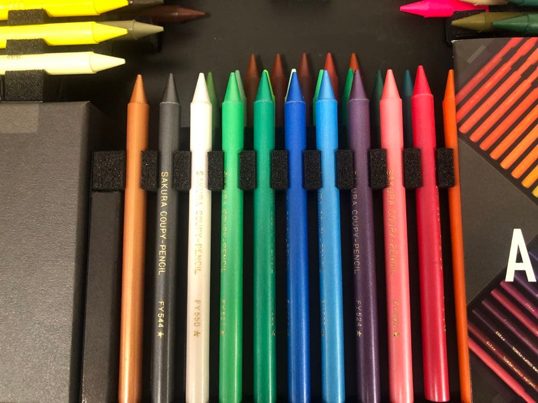 サクラクレパス　１００周年記念　限定エディション　１００色　クーピー