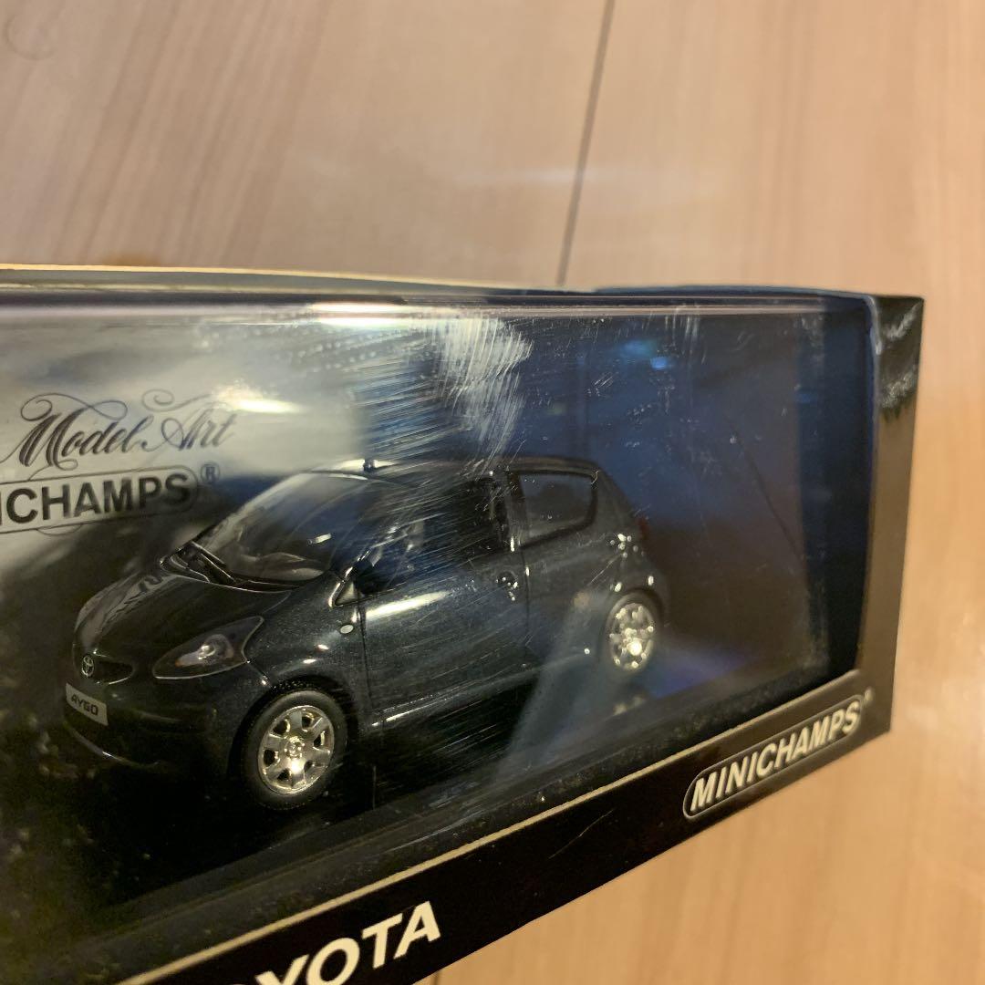 TOYOTA AYGO MINICHAMPS（トヨタ　アイゴ）ミニカー 1/43