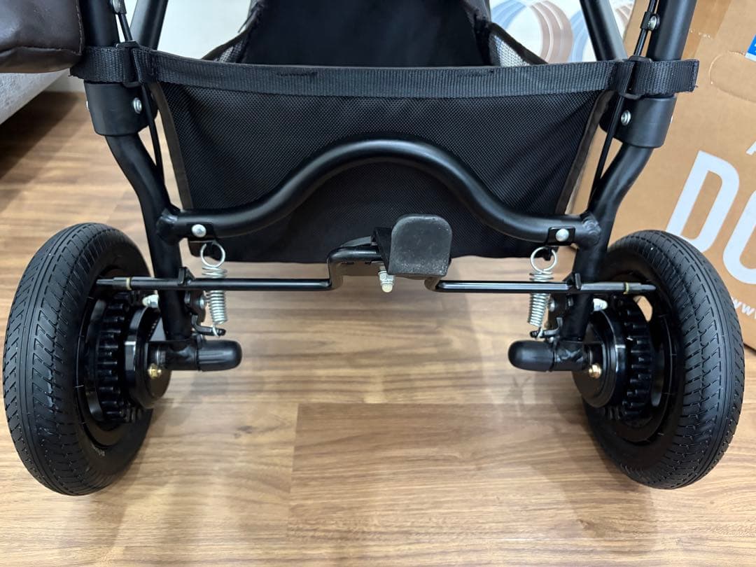 コットは試乗のみ　エアバギーDOME3 レギュラー　ペットカート　アースグレー