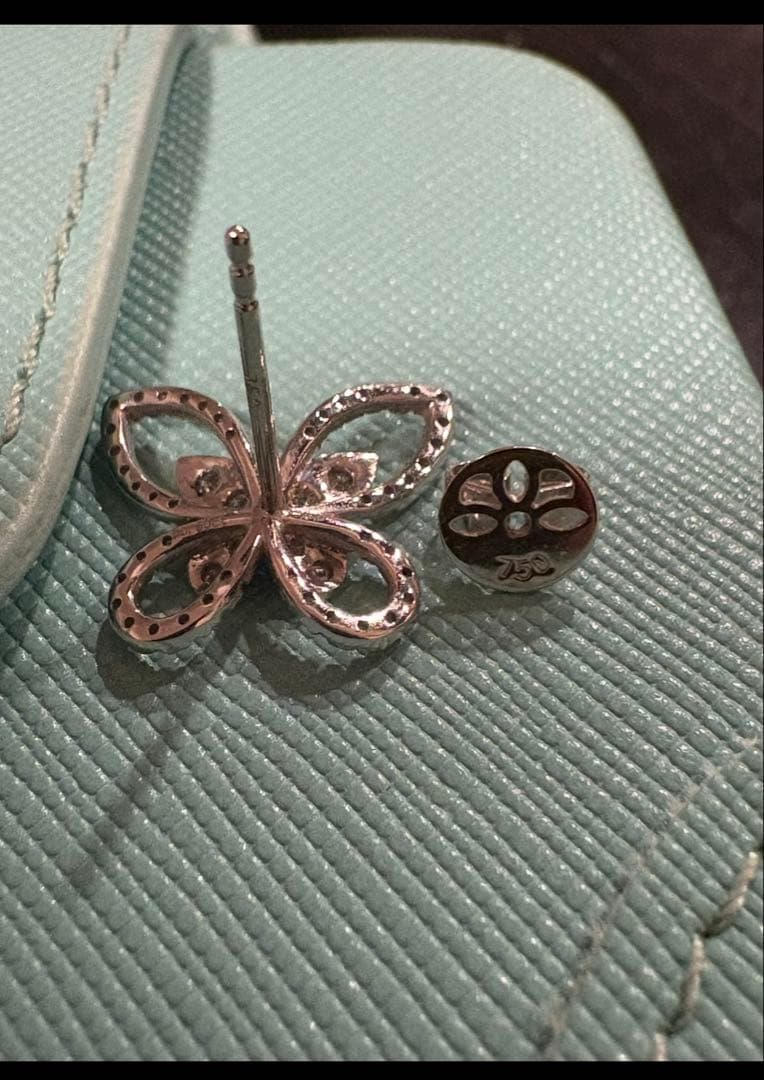 Graff風　WG バタフライシルエットダイヤピアス