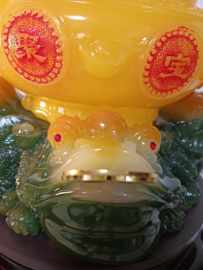 中国工芸品　金運カエルと金塊の置物　風水アイテム