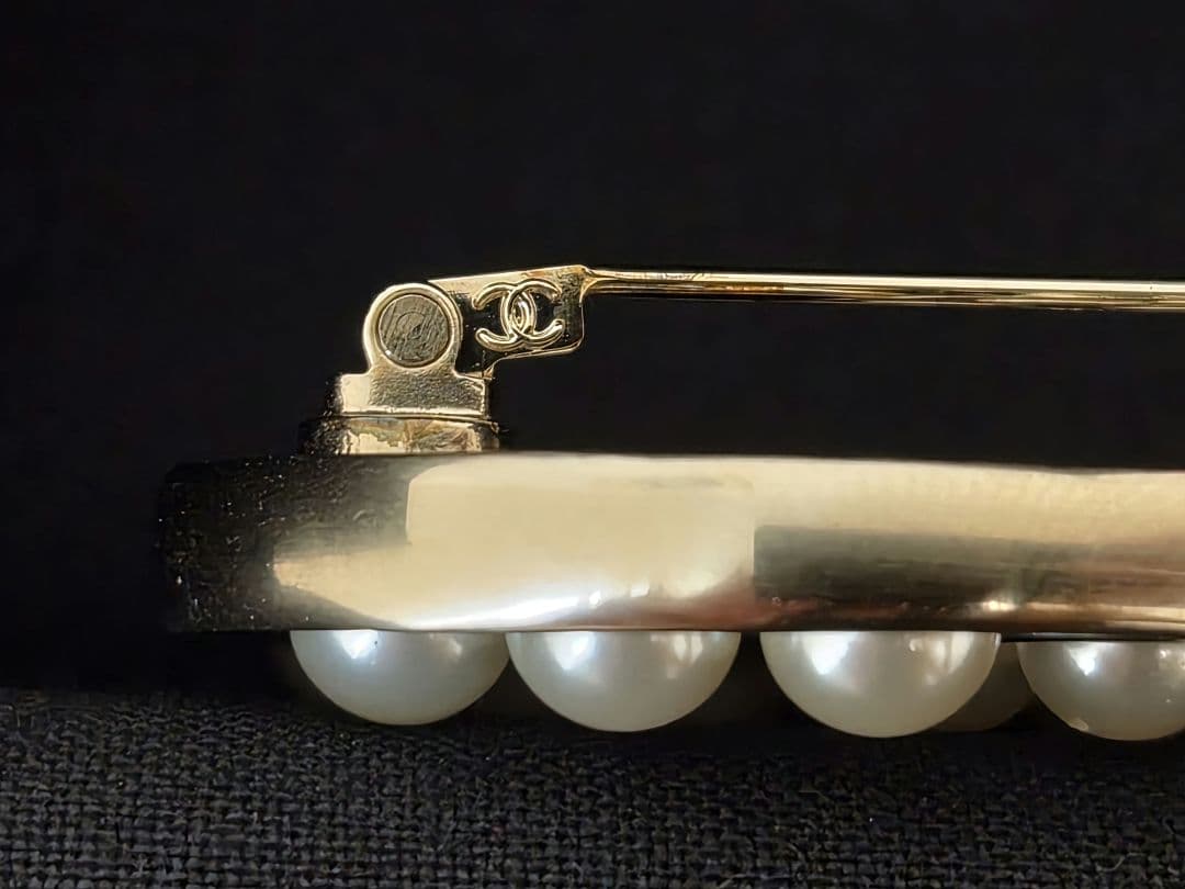 未使用　CHANEL ブローチ