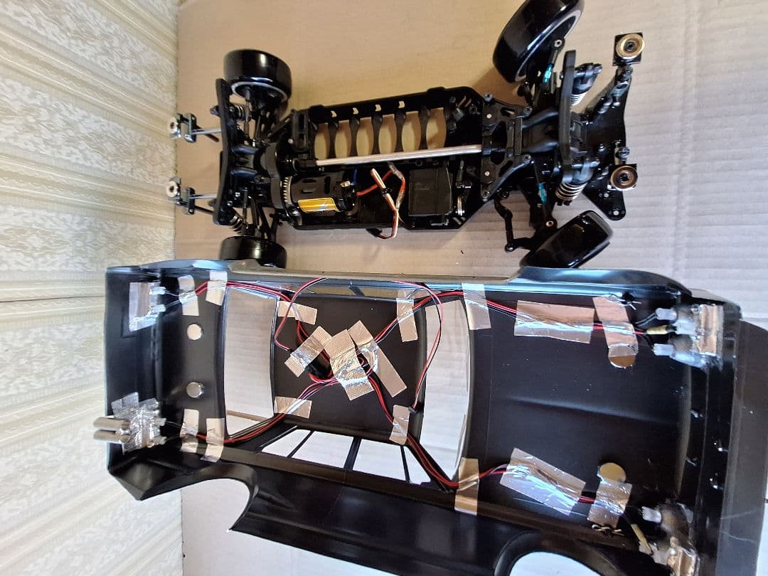 ハコスカ　4dr シャーシ付き