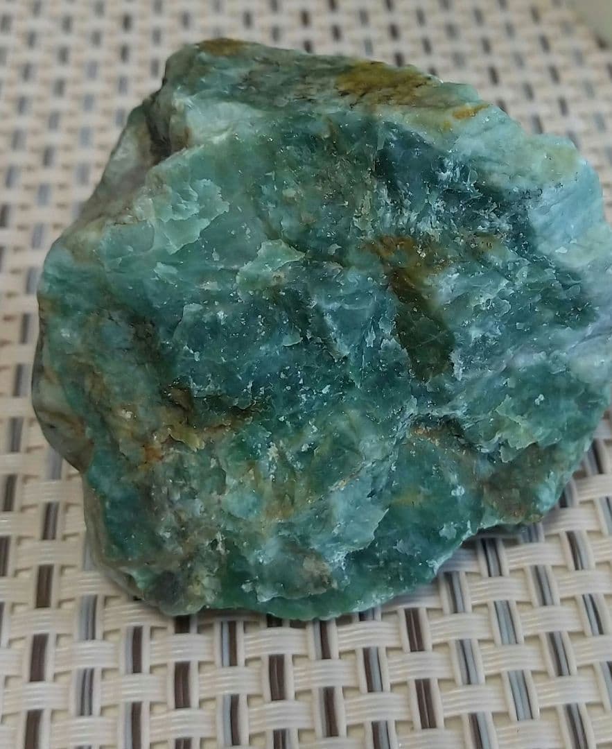 1*0様 糸魚川翡翠　土倉沢の翡翠