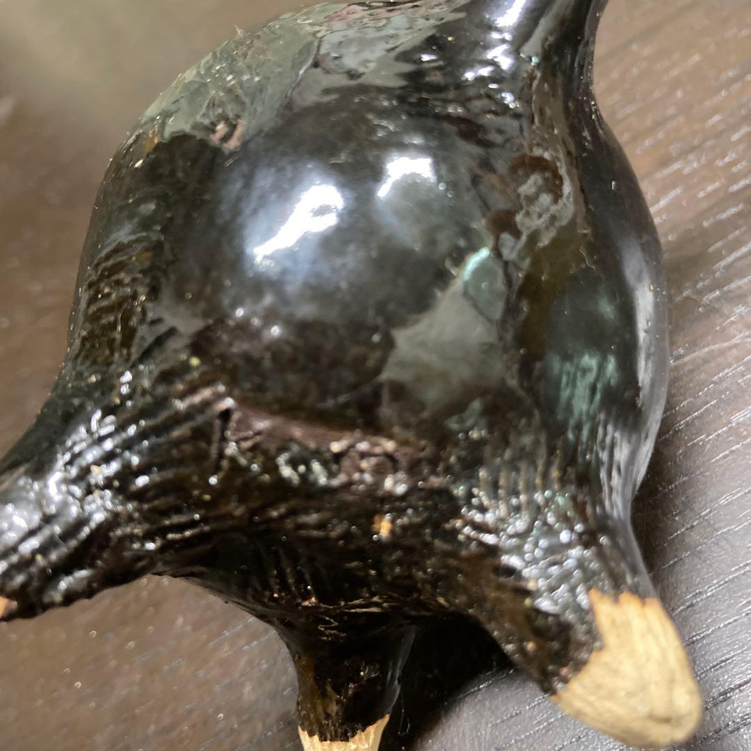 猫の形 陶器 置物 黒と赤