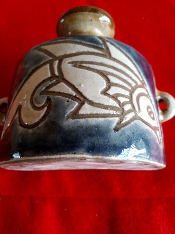 金城敏昭の、魚文抱瓶陶芸