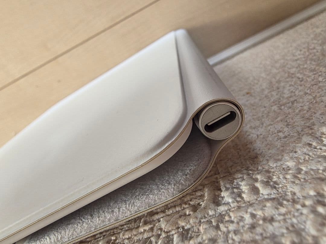 【美品】iPad 11インチ Magic Keyboard/日本語配列/ホワイト