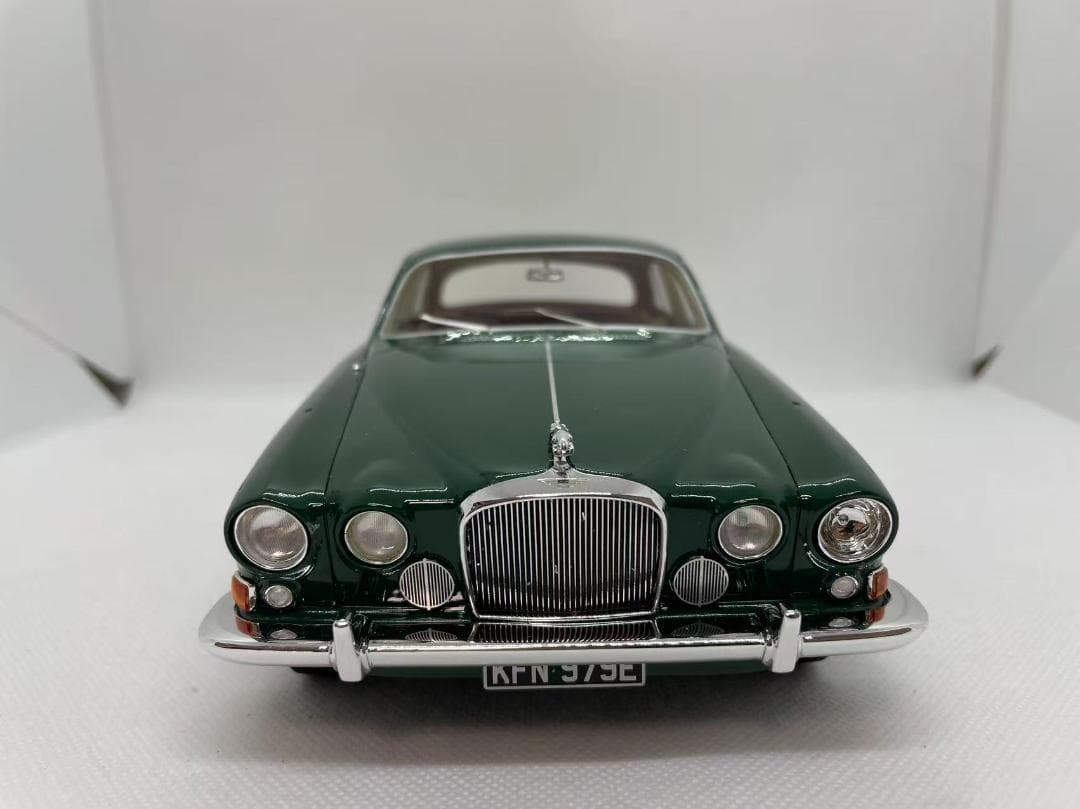 102-023 BOS 1/18 ジャガー J420 G Mark X