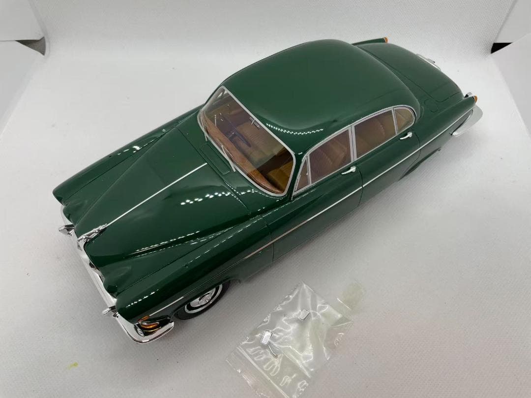 102-023 BOS 1/18 ジャガー J420 G Mark X