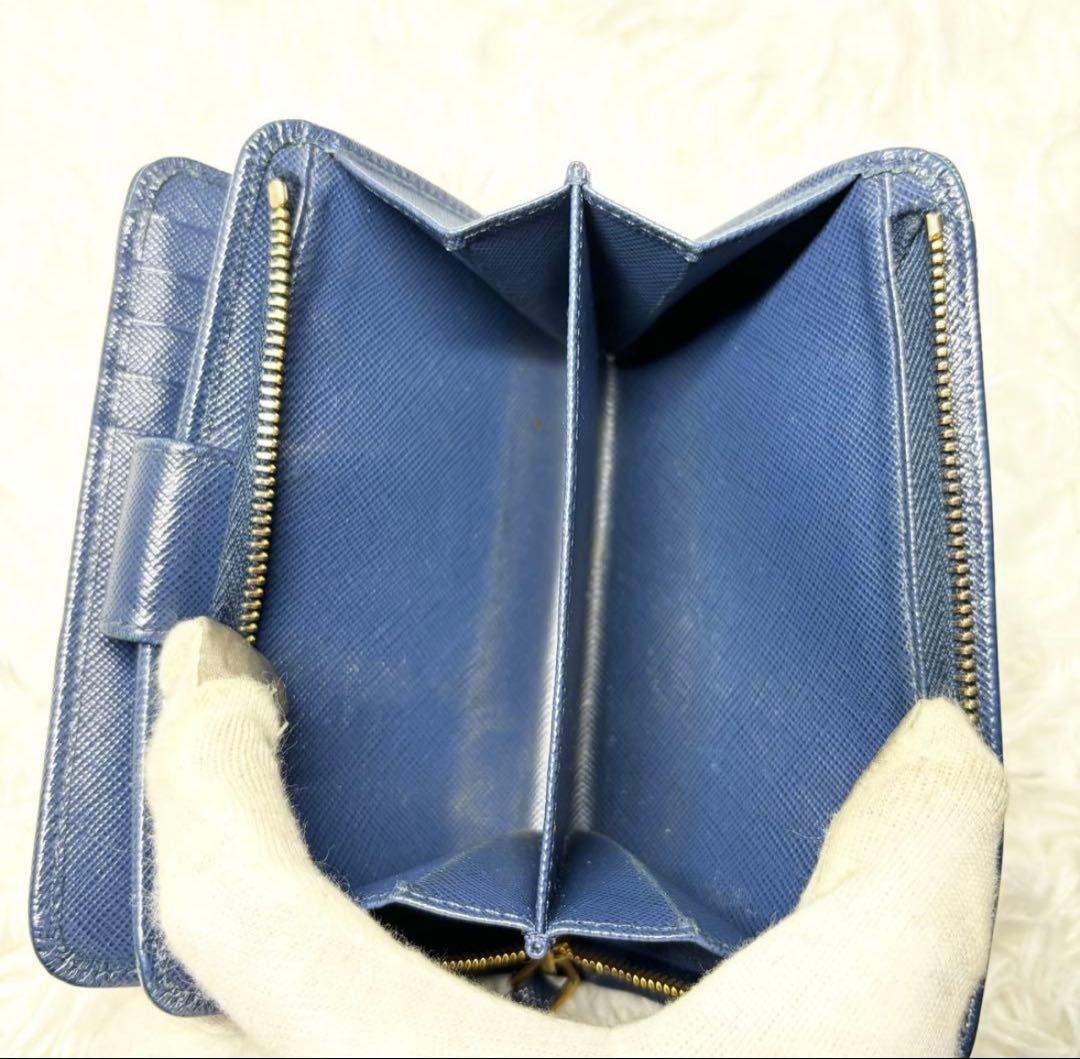 ✨美品✨ プラダ 二つ折り 財布 ゴールドロゴ サフィアーノ レザー ブルー 青