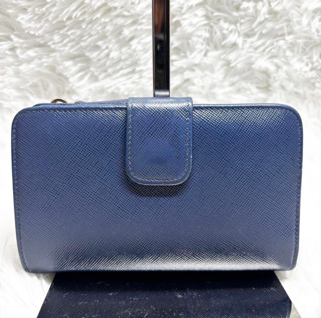 ✨美品✨ プラダ 二つ折り 財布 ゴールドロゴ サフィアーノ レザー ブルー 青