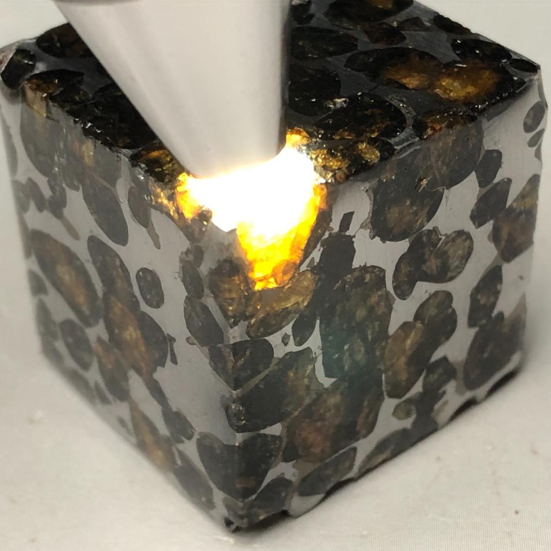 も*た様 パラサイト隕石 隕石　石鉄隕石　セリコ隕石 美品　重さ約103ｇ　台付