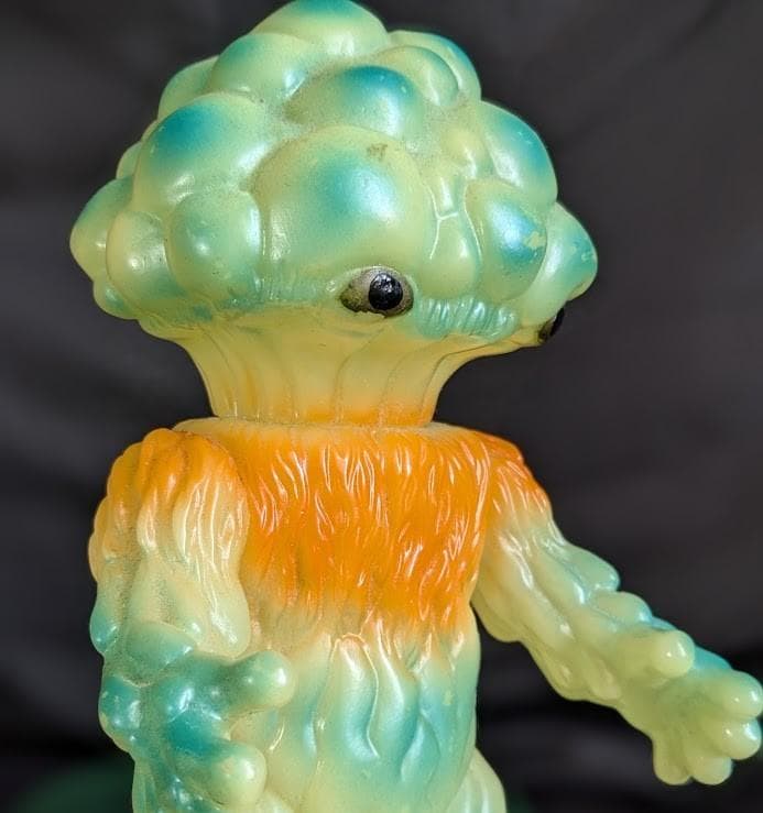 マタンゴ蓄光ソフビフィギュア（Ｍ１号）＋久保明サイン入り台座