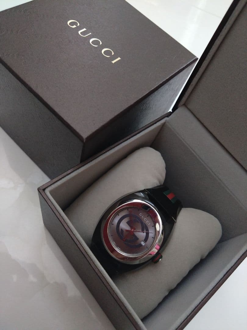 GUCCI ラバー ベルト 時計　SYNC YA137116