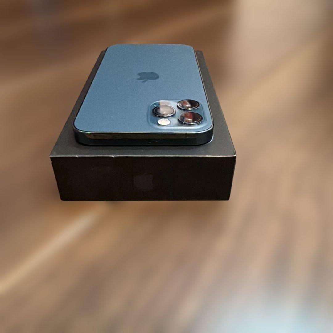 【美品】SIMフリー　Apple iPhone 12 Pro イヤホン付き