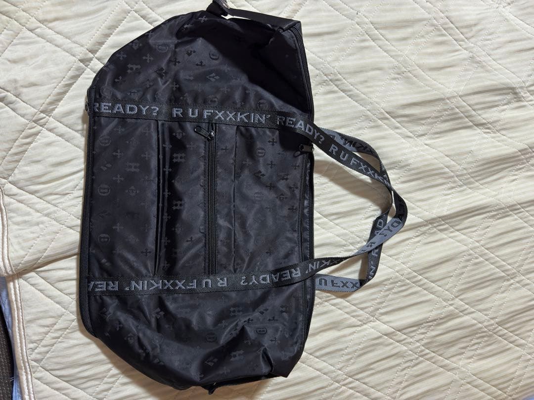 HYDE LIVEガチャ2wayボストンバッグ ロゴ入り