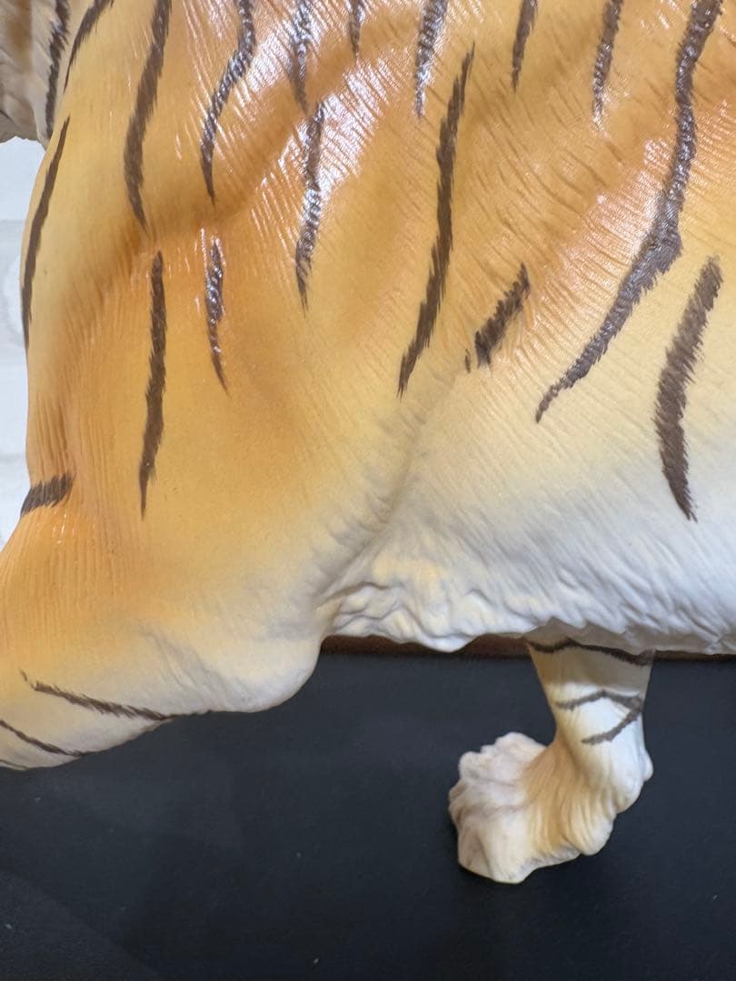 ベンガルトラ　トラの彫刻 フランクリン　ミント　台付