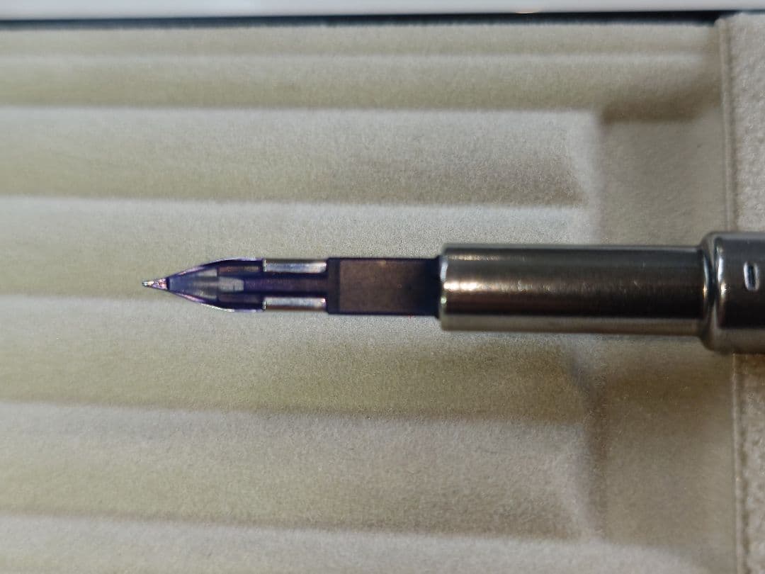 パイロット キャップレスデシモ EF レッド