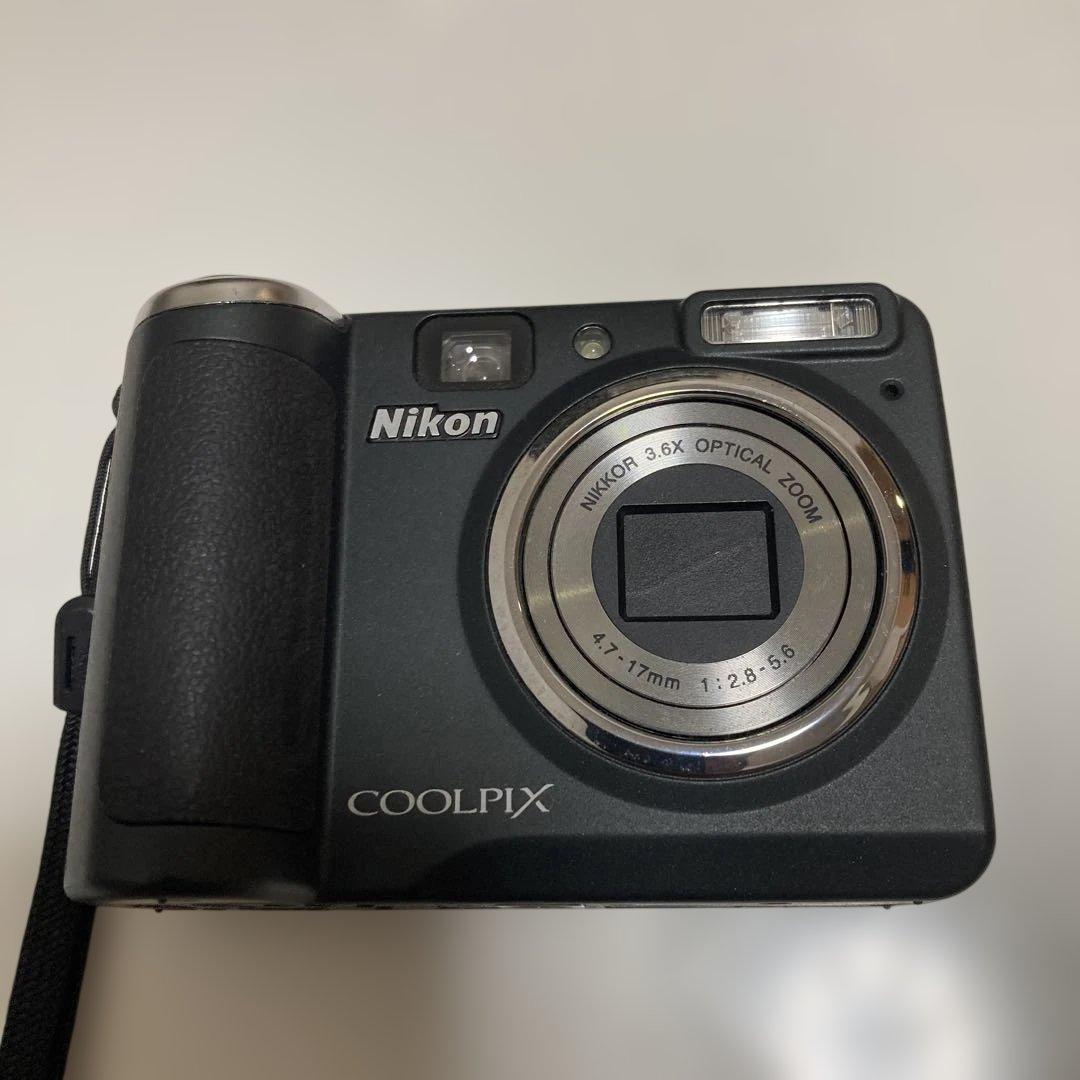 Nikon COOLPIX P50 コンパクトデジタルカメラ