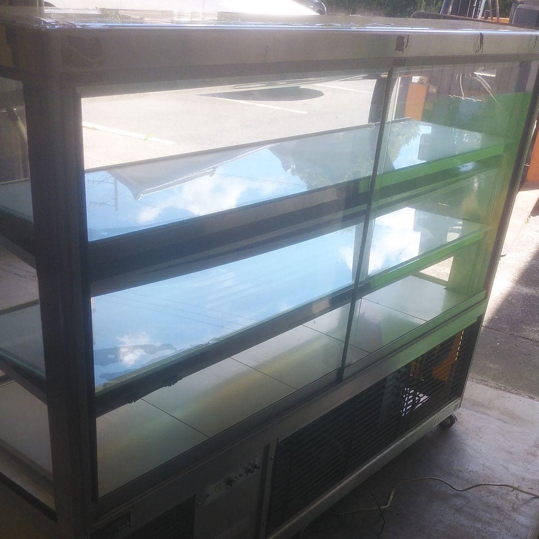 冷蔵ケーキショーケース