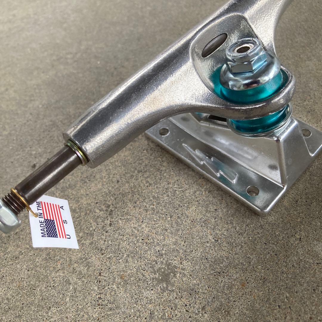 新品THUNDER TRUCK HOLLOW LIGHTS POLISH 147