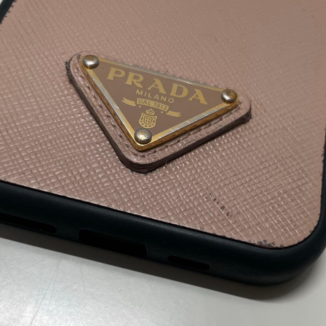 PRADA iPhoneケース　iPhone12で使用