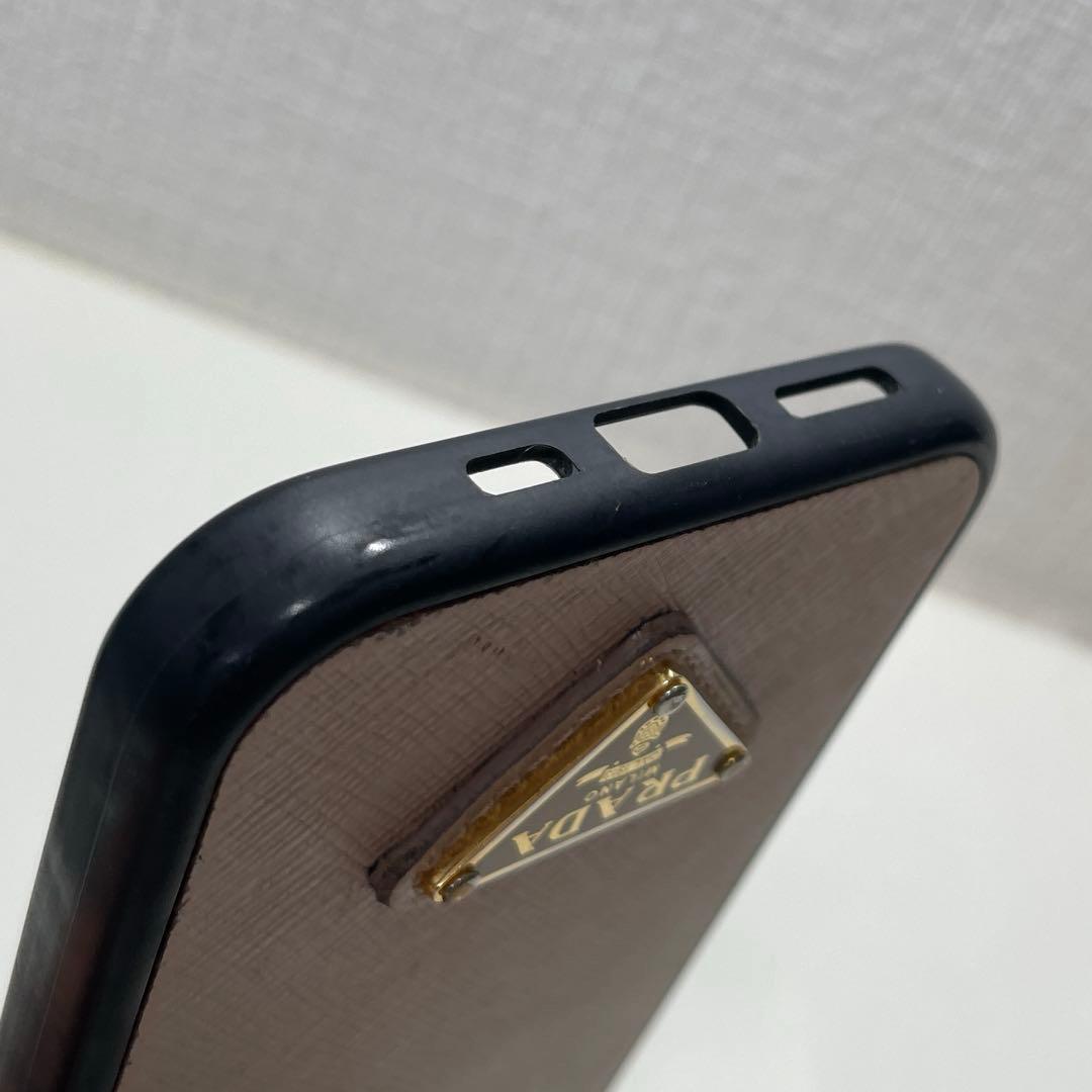 PRADA iPhoneケース　iPhone12で使用