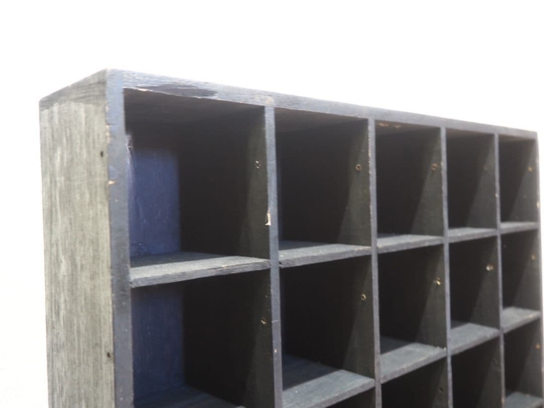 1145 薄型　升目のオープンラック　飾り棚　陳列棚　小物入れ　ケース　レトロ