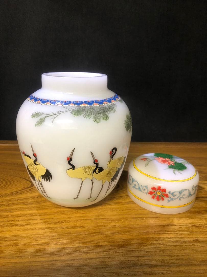 中国有名ブランド　古月軒の、 乾隆ガラス蓋物