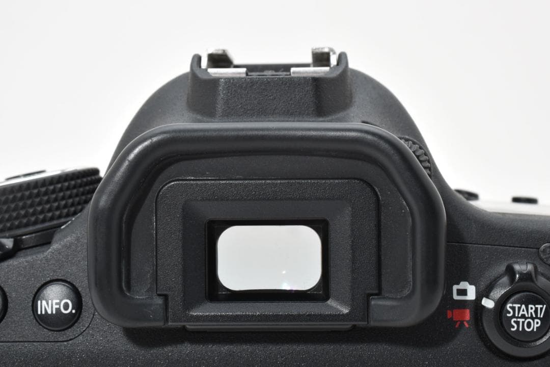 Canon キャノン EOS 6D ボディ◇ショット数、１万回前後 !!