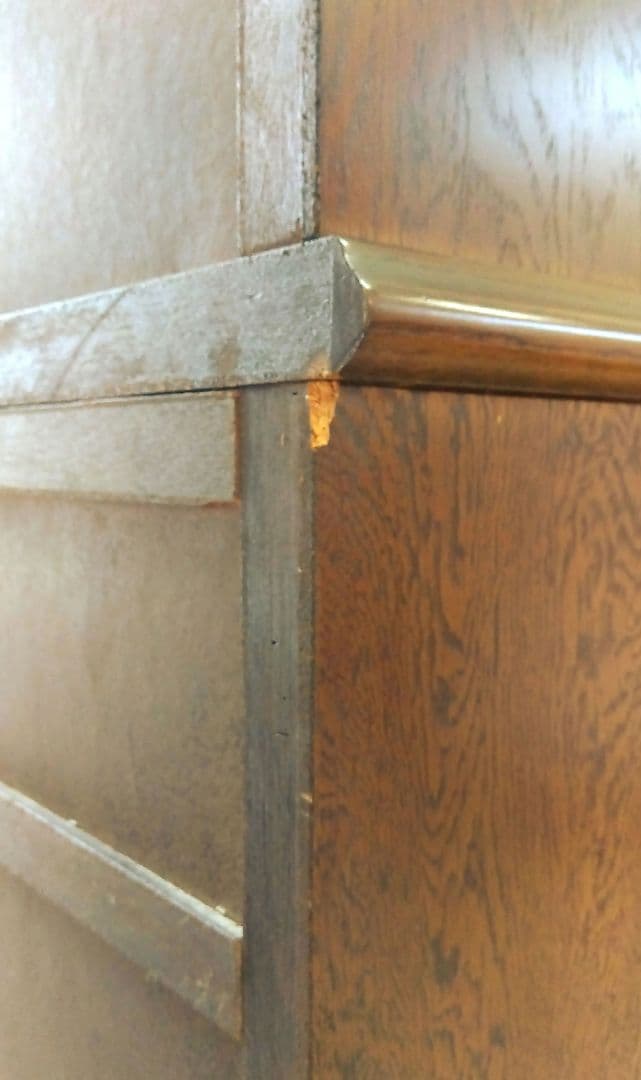 北川知加子　クラシカルアンティーク調　食器棚　カップボード