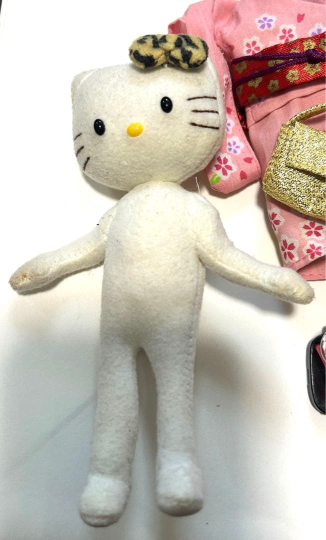 ハローキティ　ドレスアップコレクション　着せ替え