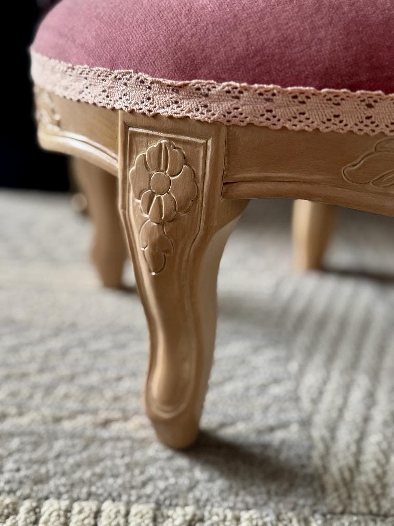 美品　張り替済み　フットスツール　足置き かわいいベビーピンク