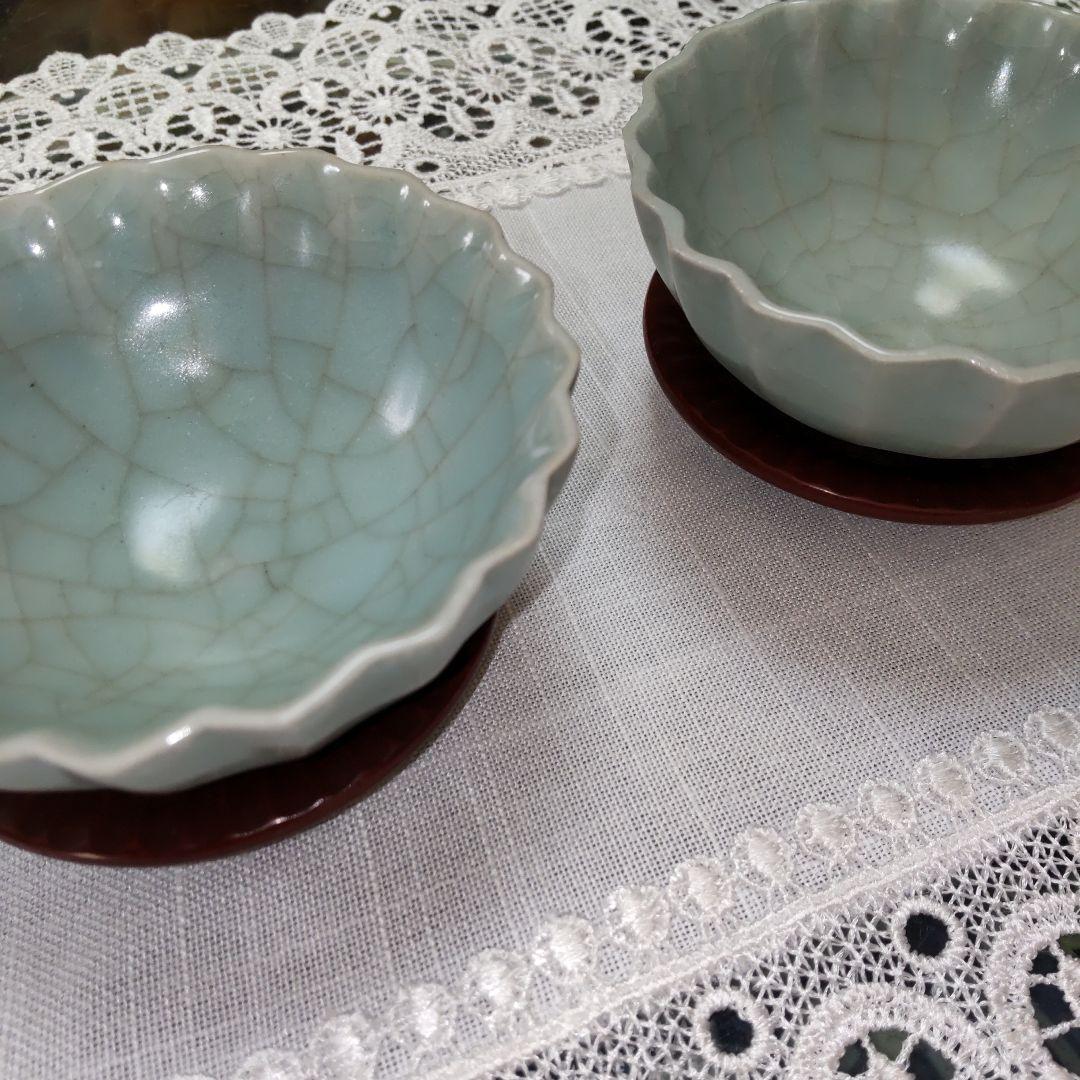 南宋から元、13世紀龍泉窯、青瓷輪花盃五口、桐箱、