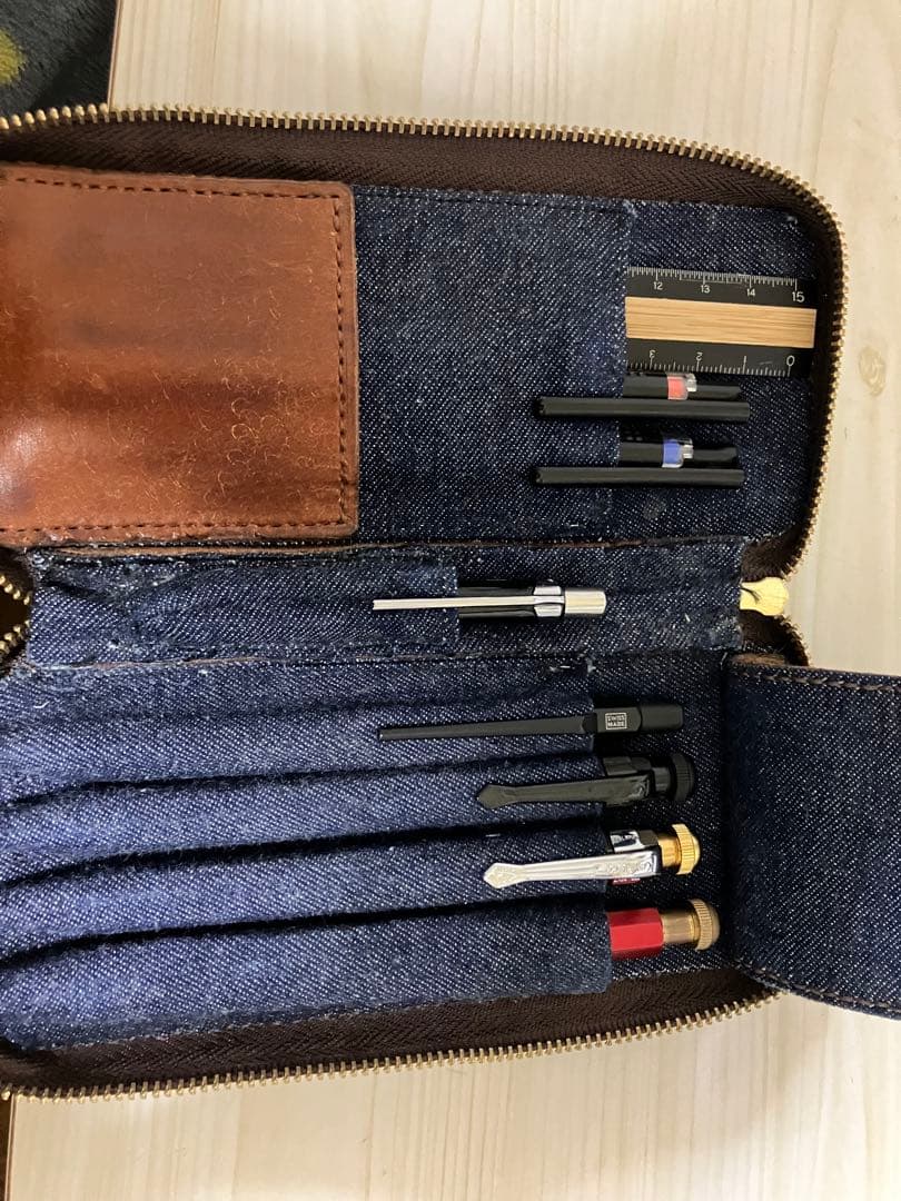 しーさーダクトペンケース同様ラウンドジップペンケース大幅値下げ可能