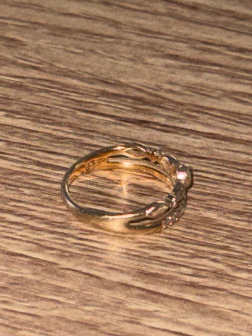 ゴールド エレガントリング 装飾的デザイン