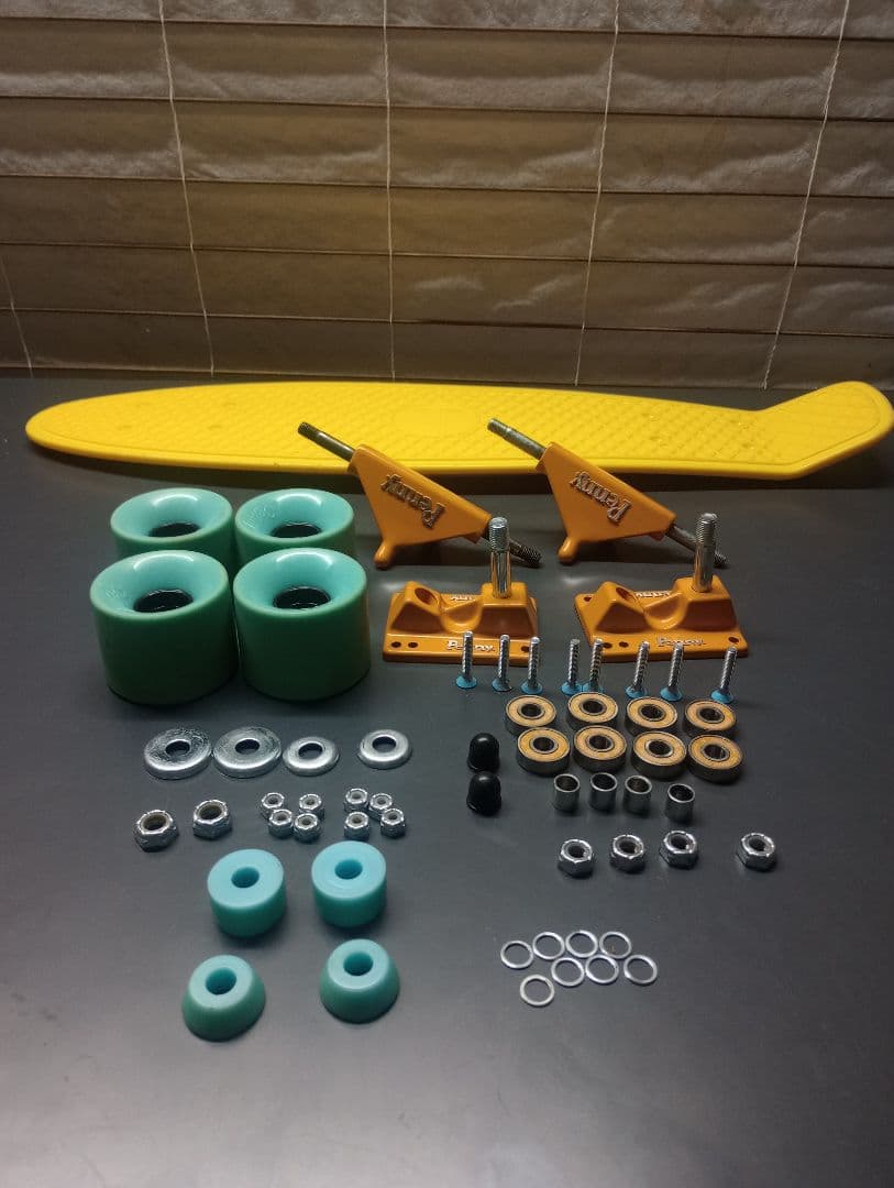 PENNY　イエロー　スケートボード　２２インチ　中古