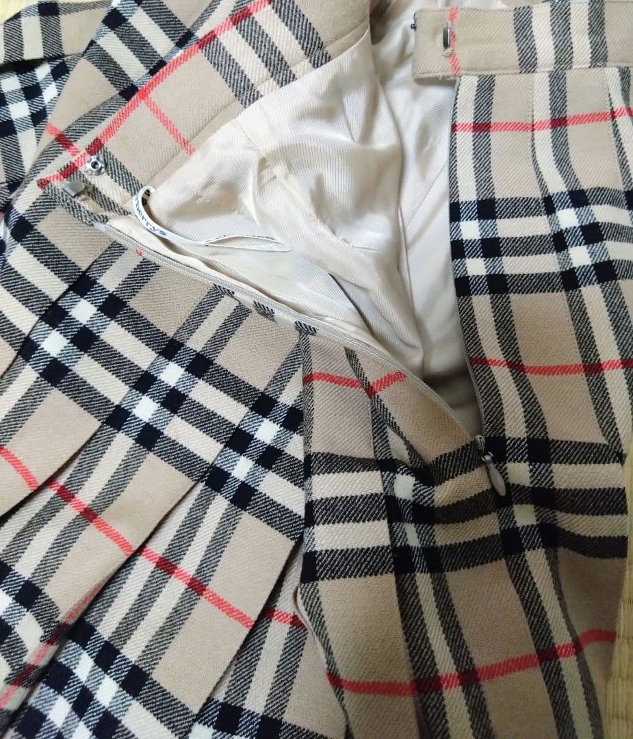 ま*み様 【極美品】バーバリー ノバチェック プリーツスカート ウール 希少 定