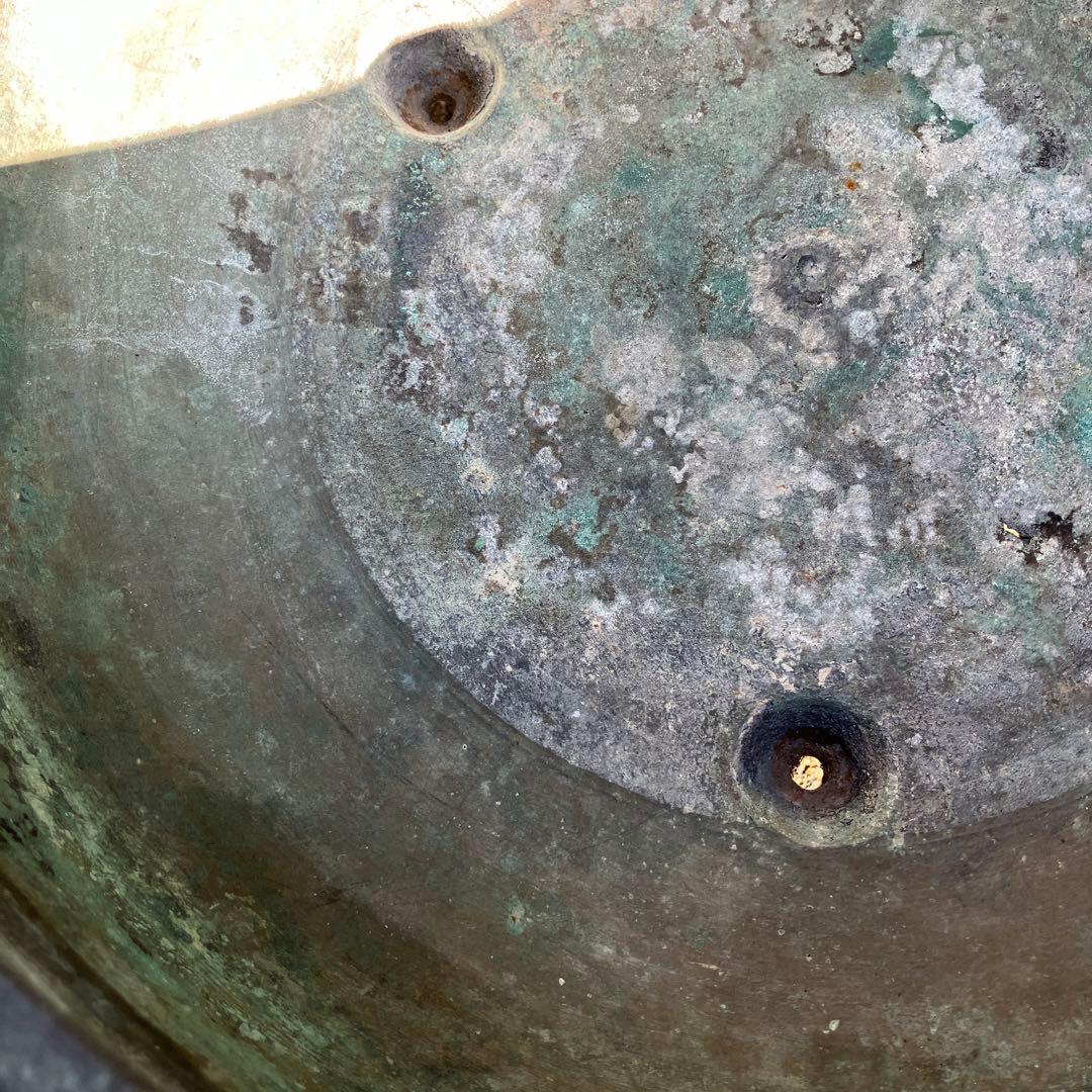 青銅製３脚付き骨董火鉢（底の穴を塞ぎ睡蓮鉢や金魚・メダカ鉢などに）